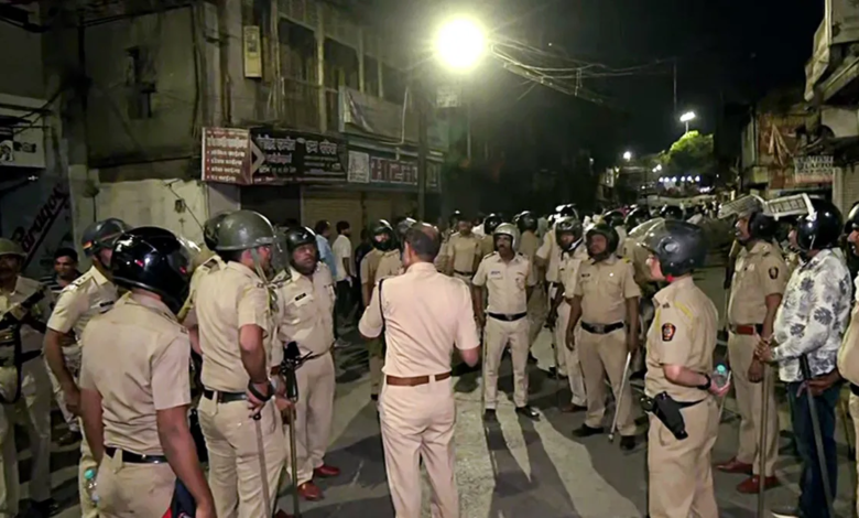 18nagpur-tensions7-curfew
