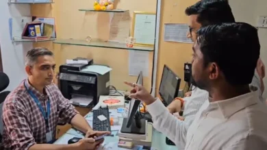 Raj-Thackeray-partymen-bank-manager-to-talk-in-marathi-hacktechnews-prince-barve.